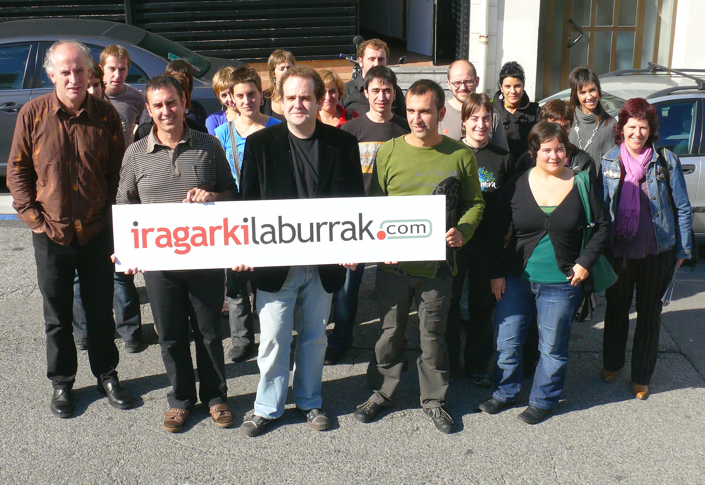 Los impulsores del proyecto www.iragarkilaburrak.com, en el día de presentación.
